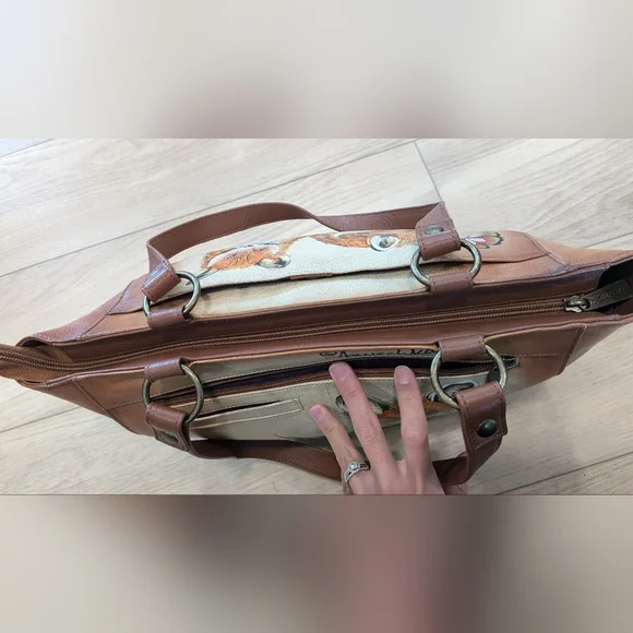 Anuschka Unique Hand Painted Foxes and Flowers Large Leather Zip Toe Tote Bag - Picture 10 of 12